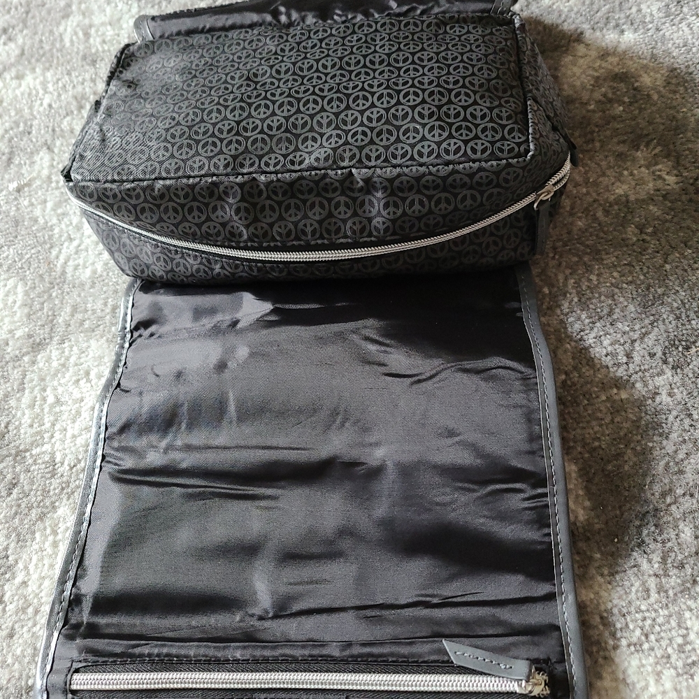 New MOSCHINO TRAVEL ZIPPER POUCH ORGANIZER BAG - Picture 5 of 7